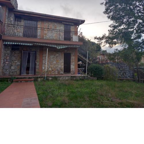Appartamento con giardino privato