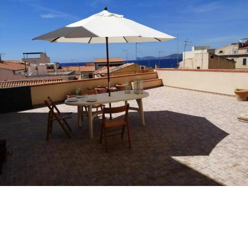 Appartamento con grande terrazza sul mare