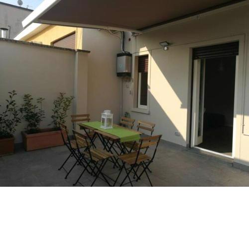 Appartamento con Grande Terrazzo in Via Lomellina