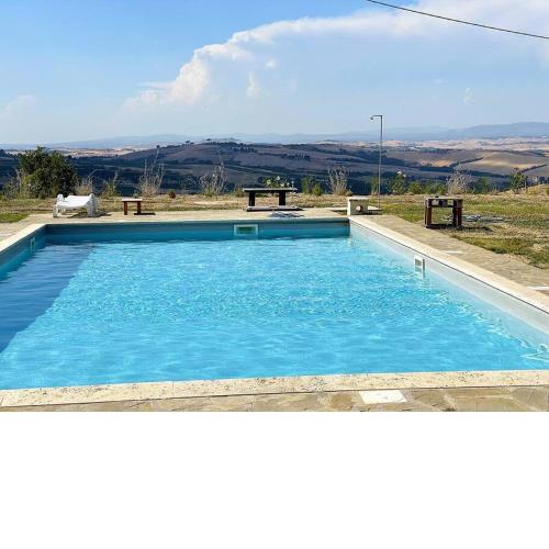 Appartamento con Piscina e Giardino Crete senesi