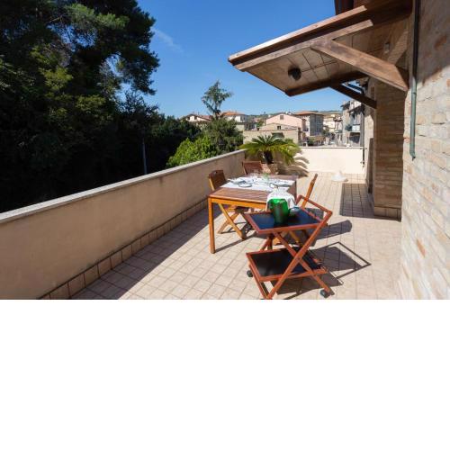 Appartamento con terrazza sul mare