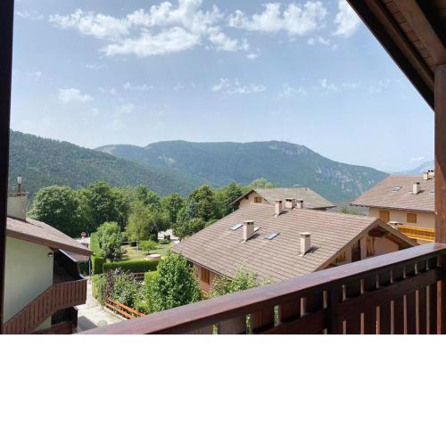 Appartamento con Terrazzo Panoramico vicino al Centro di Folgaria