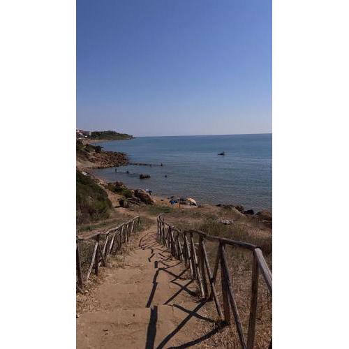 Appartamento con terrazzo sul mare.