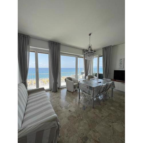 Appartamento Direttamente sul Mare