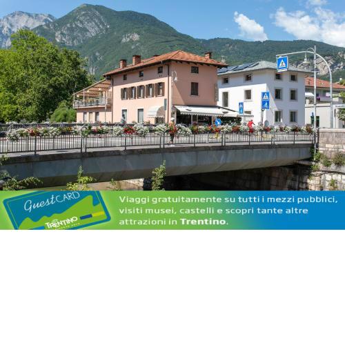 Appartamento grande Al Ponte. Situato vicino all'ospedale, al parco e al centro città