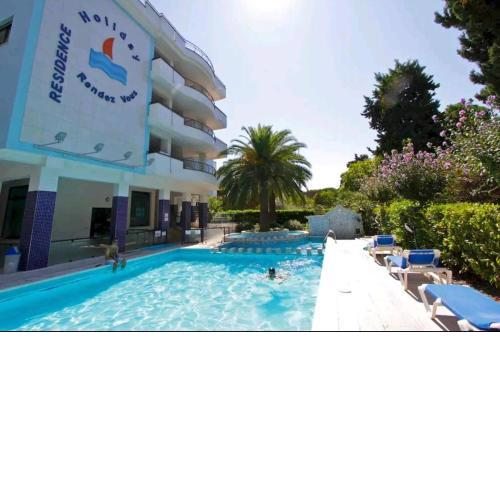 Appartamento incantevole con piscina fronte mare