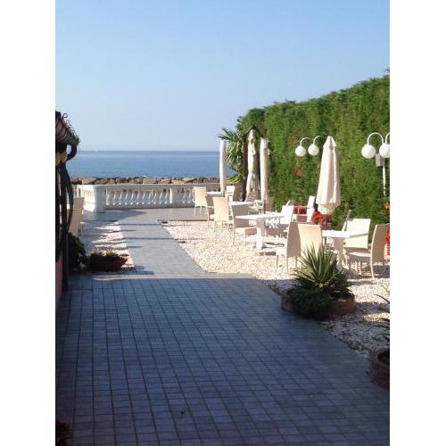Appartamento Lungo Mare C. Colombo
