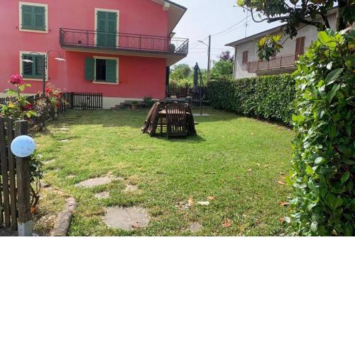 Appartamento nel verde tra Cinque Terre e Versilia