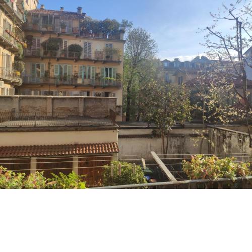 Appartamento su cortile magico : centro Torino