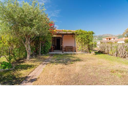 Appartamento Trilocale Le Canne 4 posti letto con giardino e posto auto privato