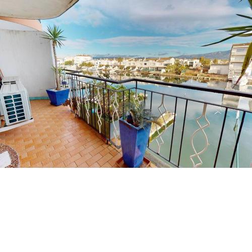 Appartement au bord du canal Empuriabrava