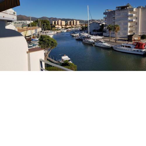 Appartement lumineux sur les canaux