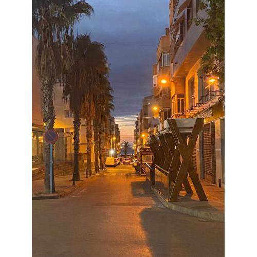 Appartement vue latérale mer Torrevieja