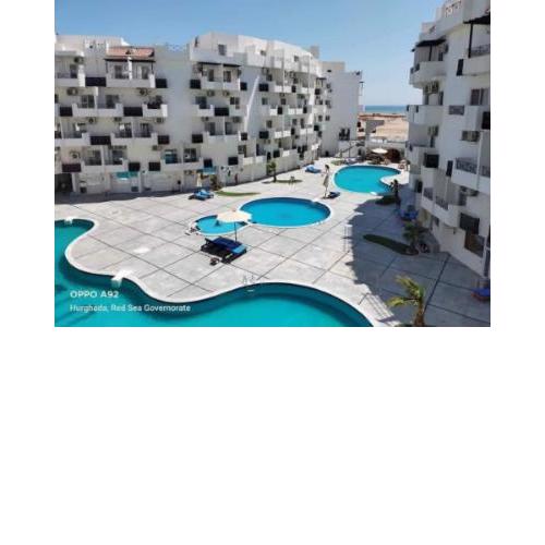 appartemnt for rent pool view