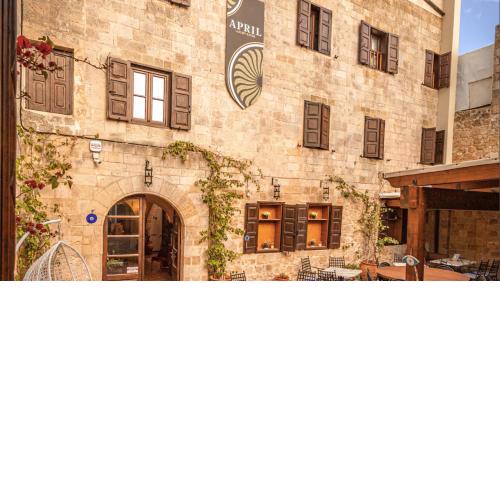 April Luxury Suites - Adults Only