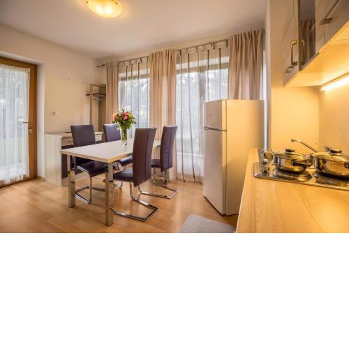 Apt Hofer Maria