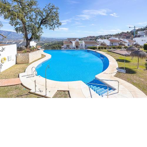 Apt Mairena Forest sea view & pool