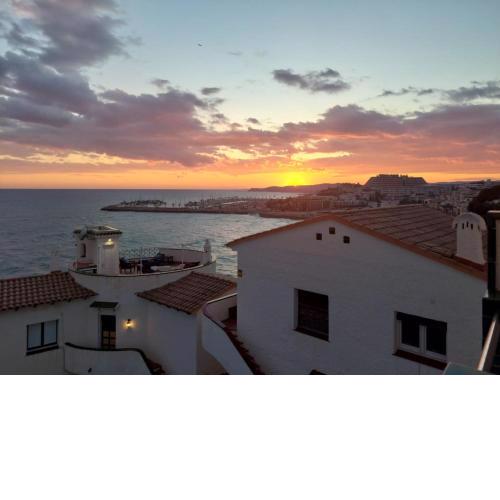 Apto 1ª LÍNEA DE MAR con VISTAS a Sitges