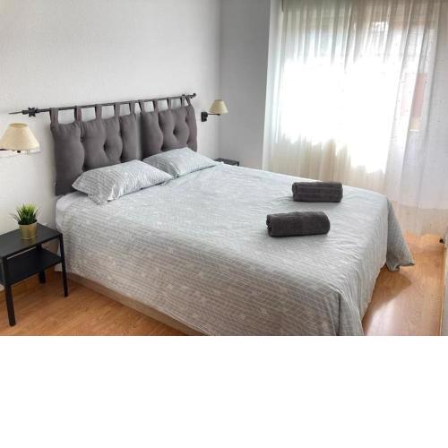 Apto 2 habitaciones, garaje gratis