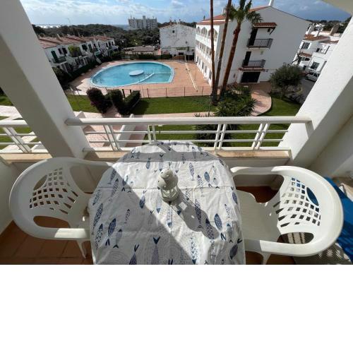 Apto. con piscina y junto a la playa - Mitjana