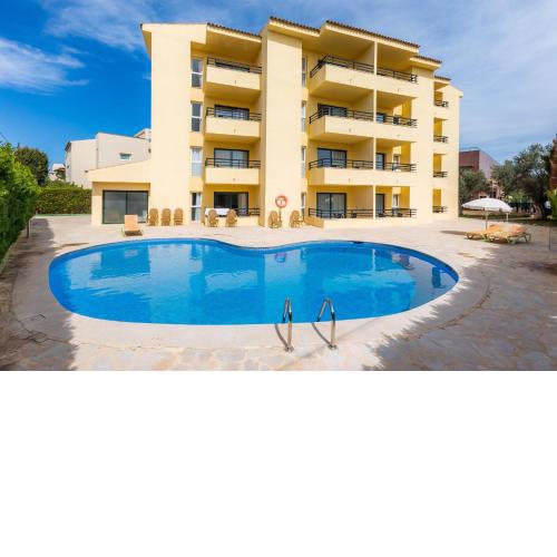 Apto con Terraza 303