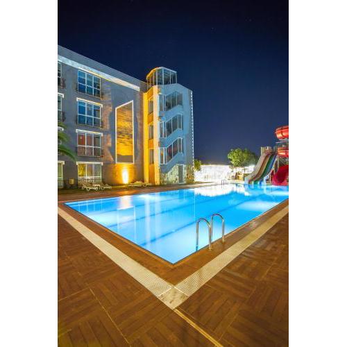 Aqua Nina Hotel