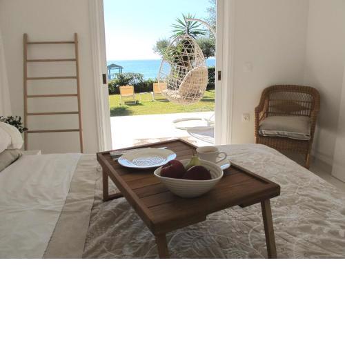 Aqua Seafront Beach House With Garden
