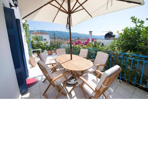 Aquarella-stylish veranda apartment in centre of Poros town