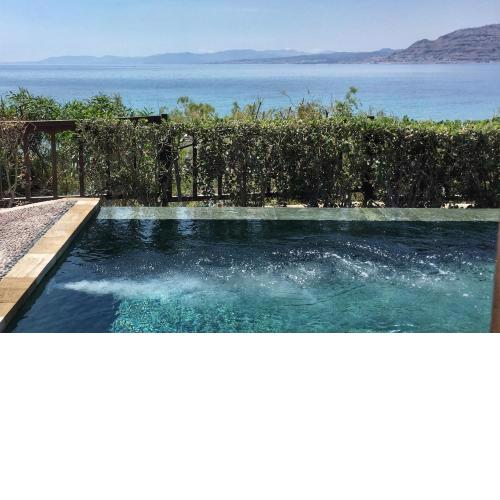 Aquavisionaire Beach Front Villa
