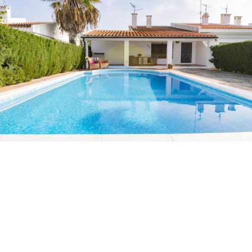 Araceli - Chalet en Riumar con piscina privada, jardín y barbacoa