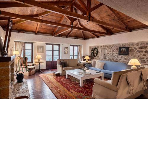 Arachova Wooden Chalet