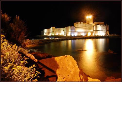Aragonese apartment in "Le Castella" a 250 mt dal mare - Calabria Sea