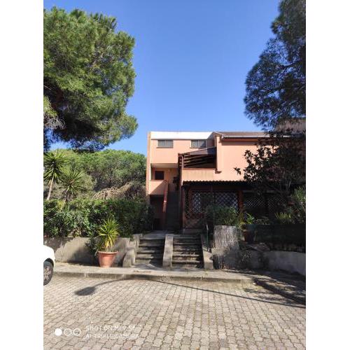 Arboriamar- Appartamento con giardino e patio .