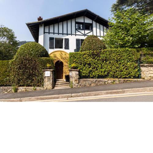 Arbos House