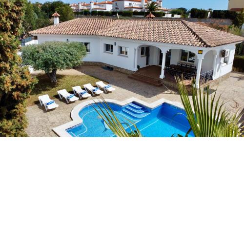 Arenda Mara villa con piscina privada jardín