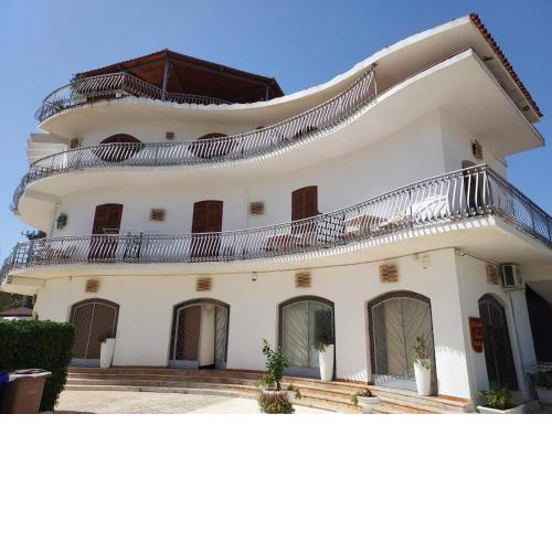 Arenella Beach Rooms