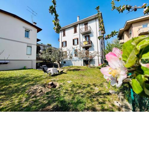 Ares Apartment - Vicino al Lago di Garda e alla Stazione Treno