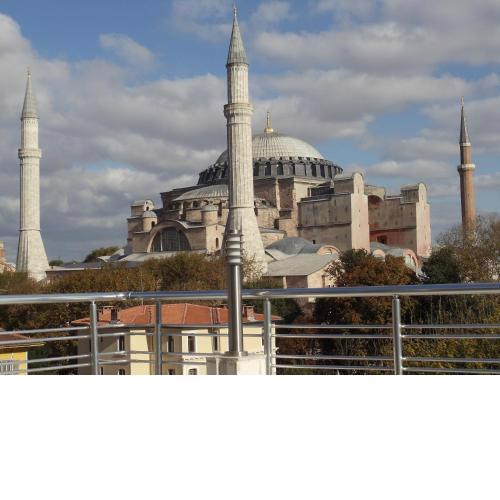 Ares Hotel