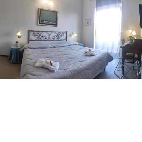 Ares Hotel