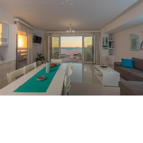 Aristodimos Luxury Suite