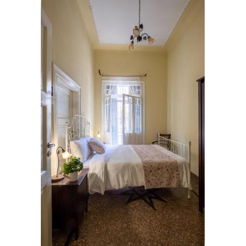Aristofanous traditional guest house in Psyri