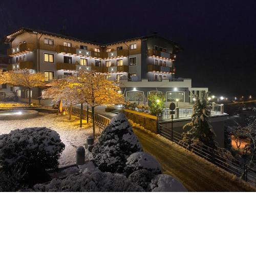 Ariston Lake View Hotel