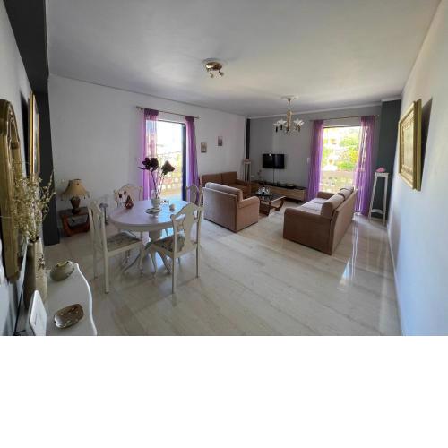 ''Armens luxury home'' 3 minutes from the beach by foot