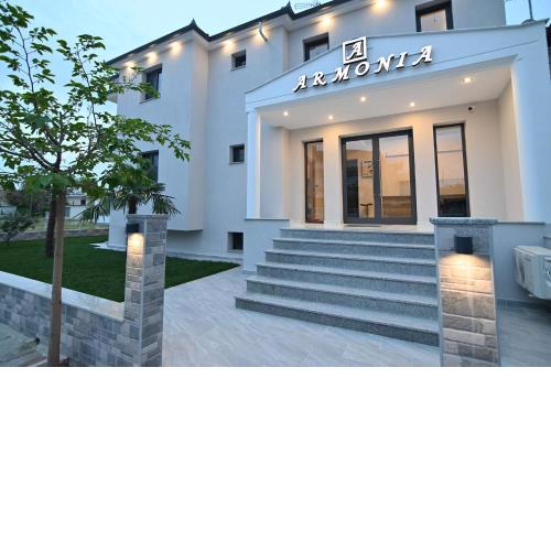 Armonia Luxury Suites