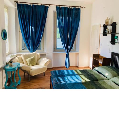 Arnie Apartman