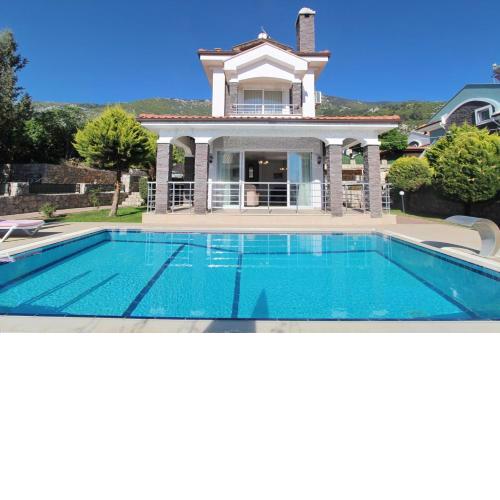 Arnna 4 Villa