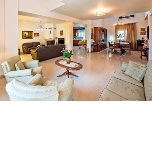 Art Antique Deluxe Villa