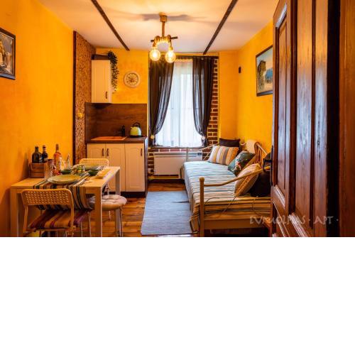 Art apartment EVMOLPIAS near Roman stadium