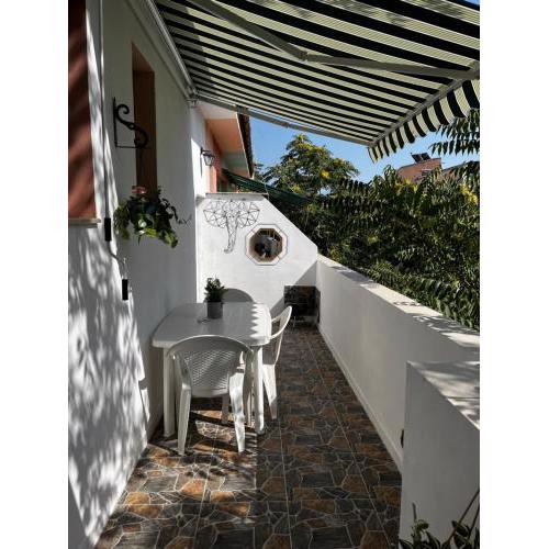 ART APARTMENT GERI 2 ,with a terrace,space for bikes,free parking&wi-fi