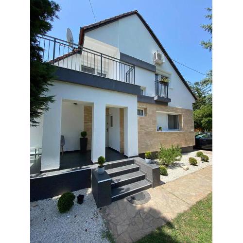 ART INN APARTMANHÁZ BALATON-GYENESDIÁS